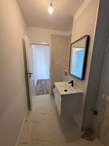 Baba Novac, 10 minute metrou,  si 5 minute parc IOR, pe Reconstructie,