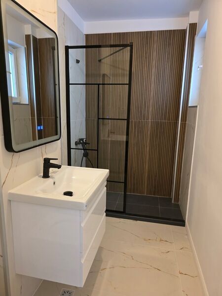 Baba Novac, 10 minute metrou,  si 5 minute parc IOR, pe Reconstructie,